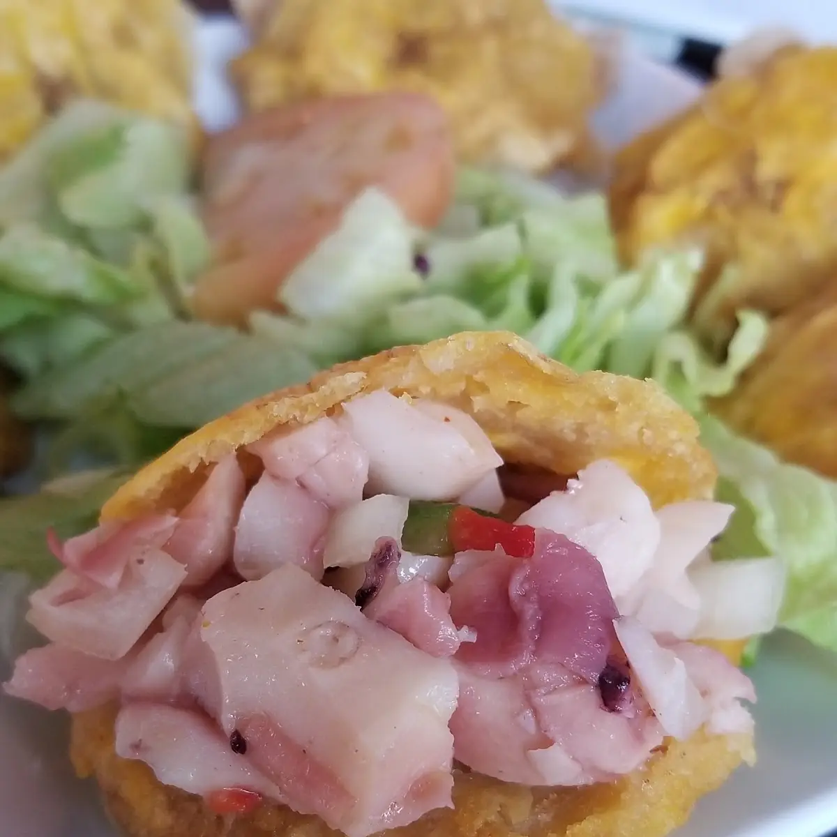Tostones Rellenos de Langosta
