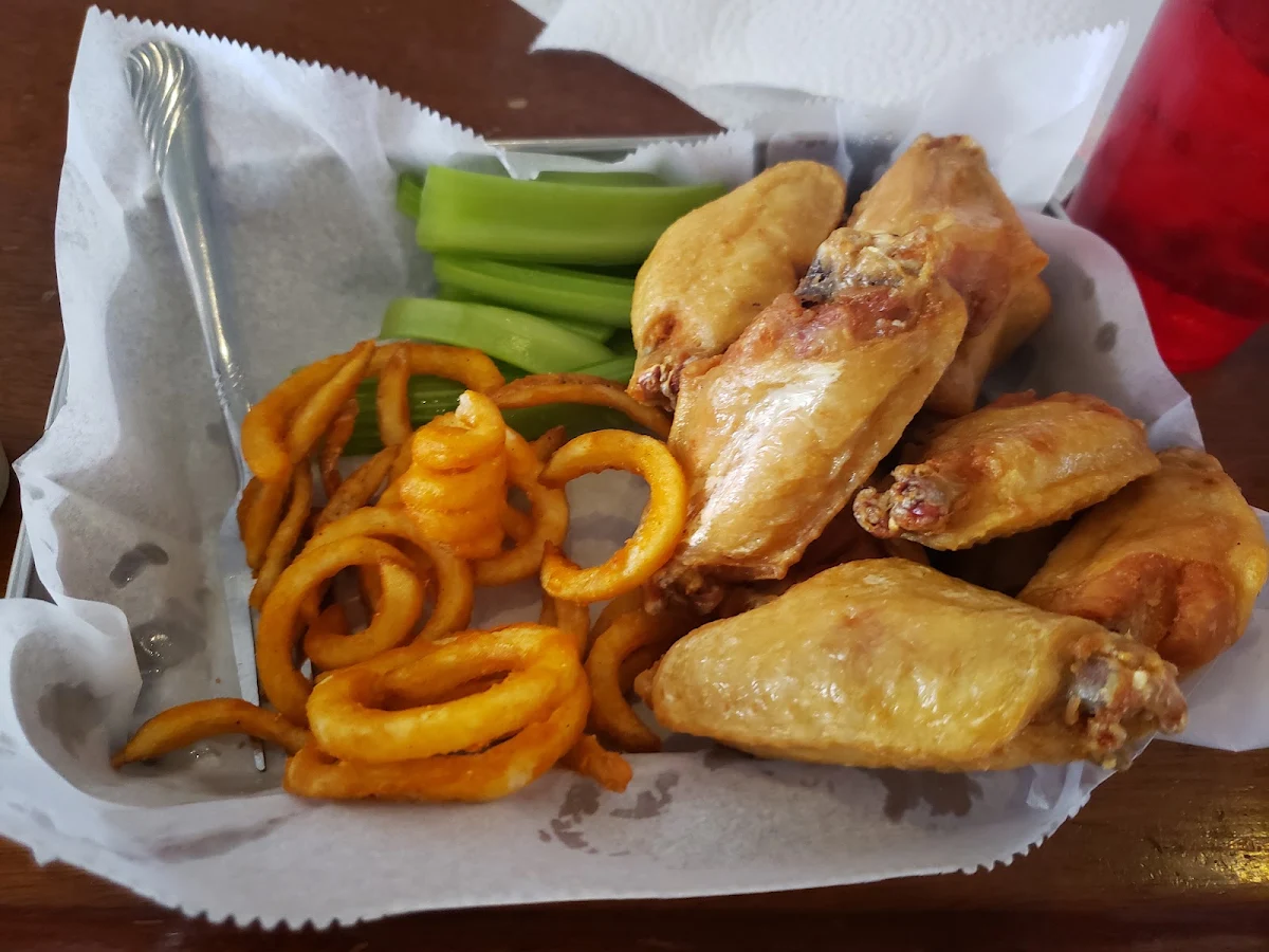 10 wings & Fries