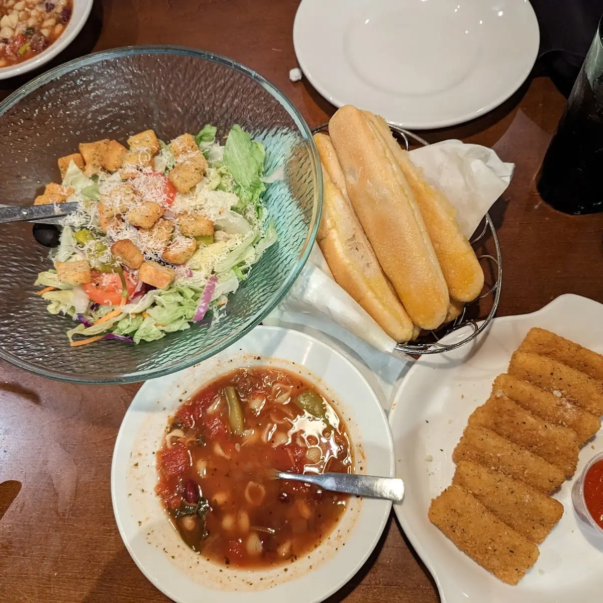 Never Ending Soup Salad & Breadsticks