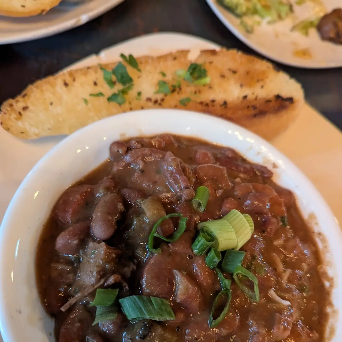 Red Beans with Garlic Bread