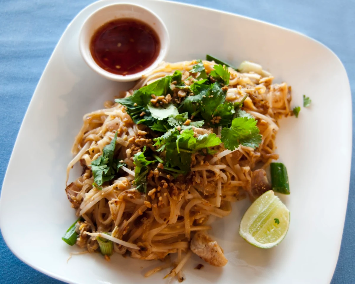 Lunch Chicken Pad Thai
