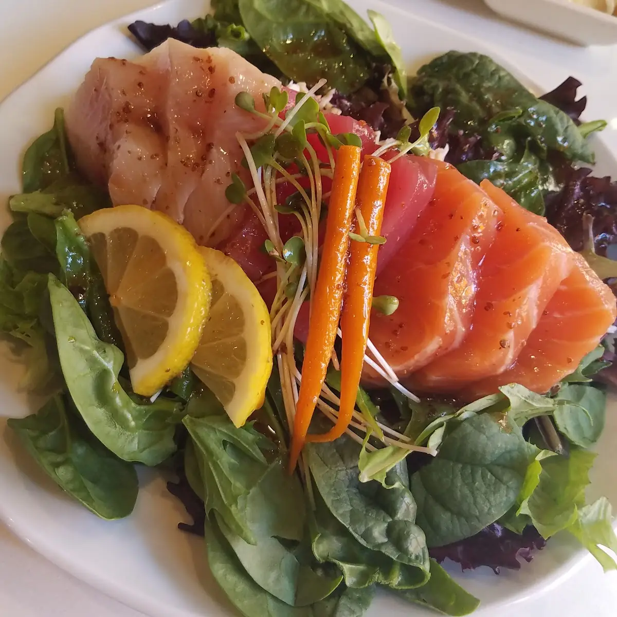 Chefs Sashimi Salad