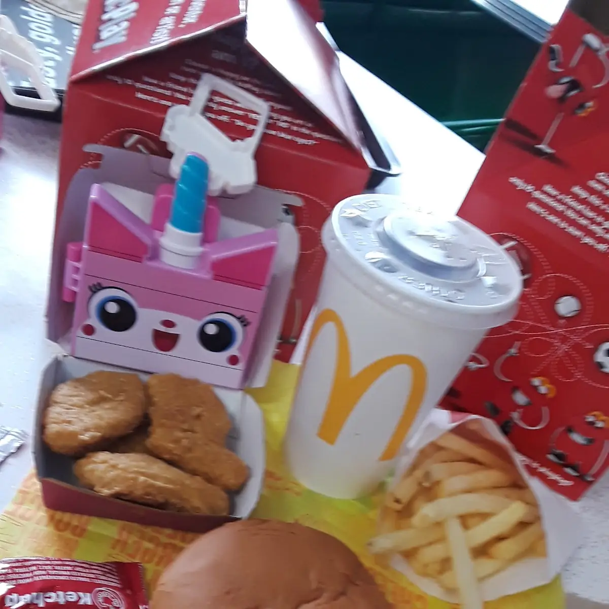 Hamburger Happy Meal