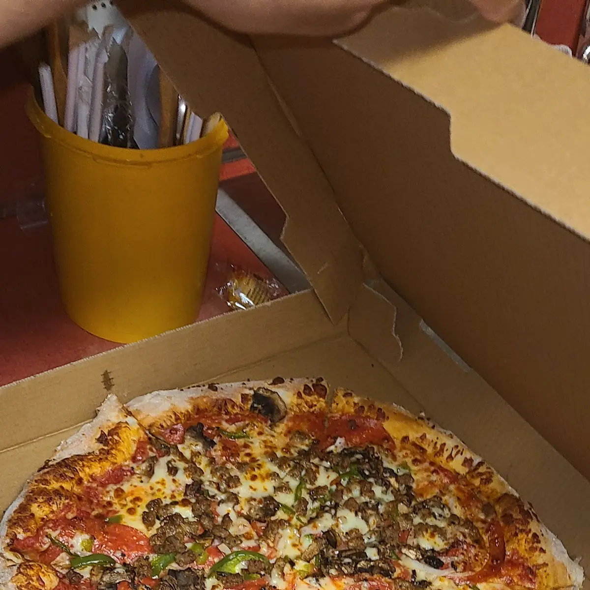 Deluxe Pizza