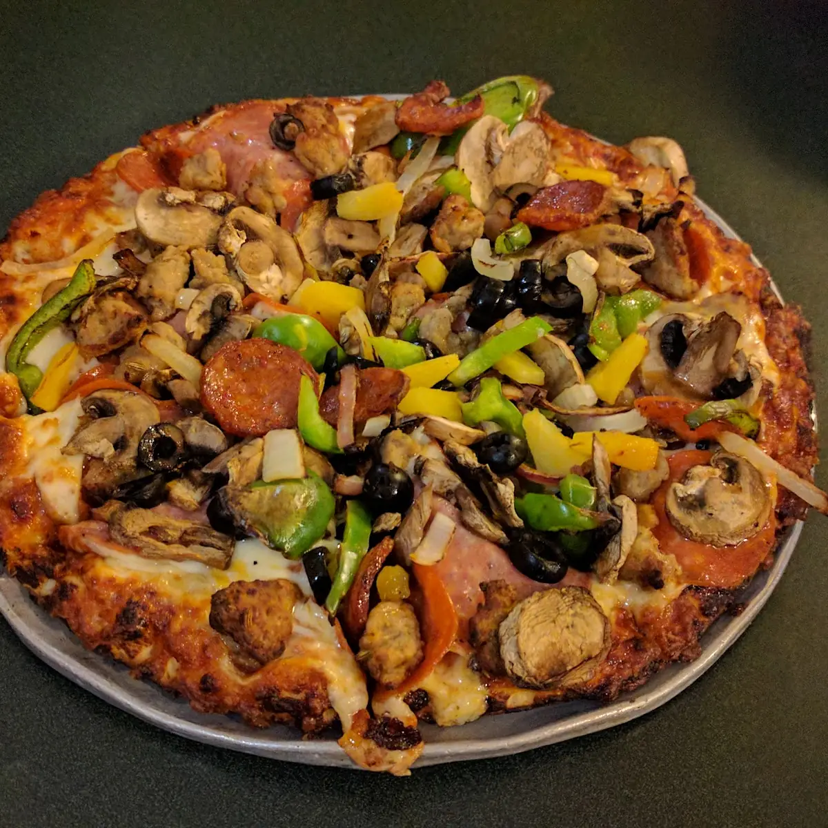 Deluxe Pizza