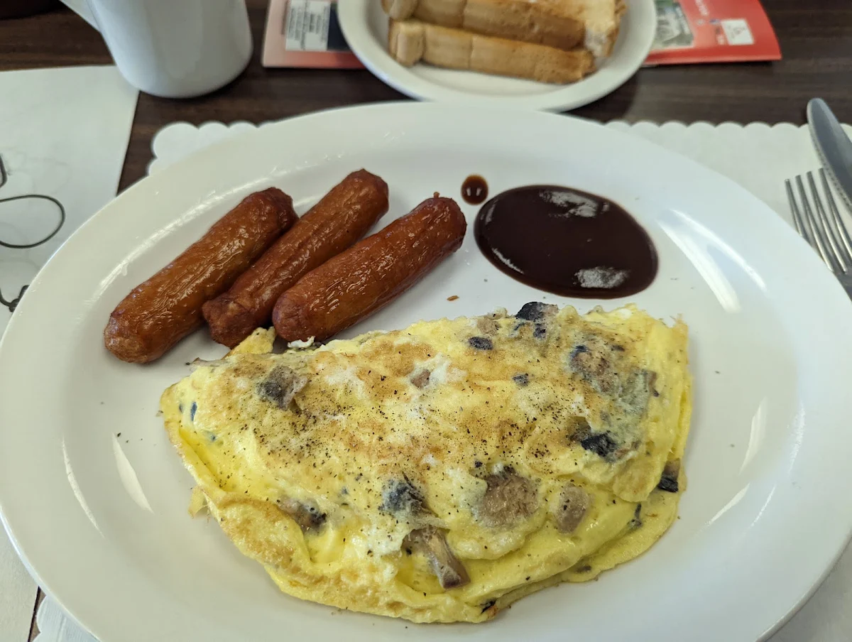 Mushroom Omelette, Jean's Family Restaurant