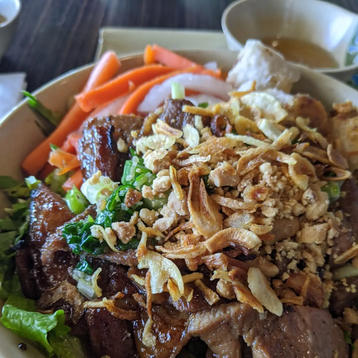 Bún Bò Xào Chả Giò