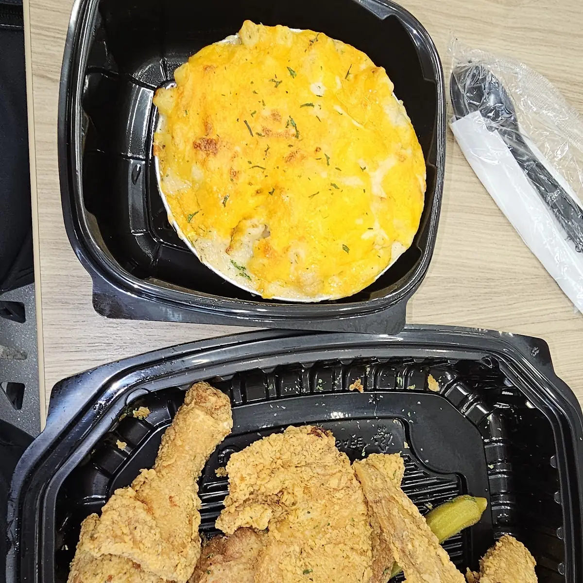 Fried Chicken and Mac and Cheese