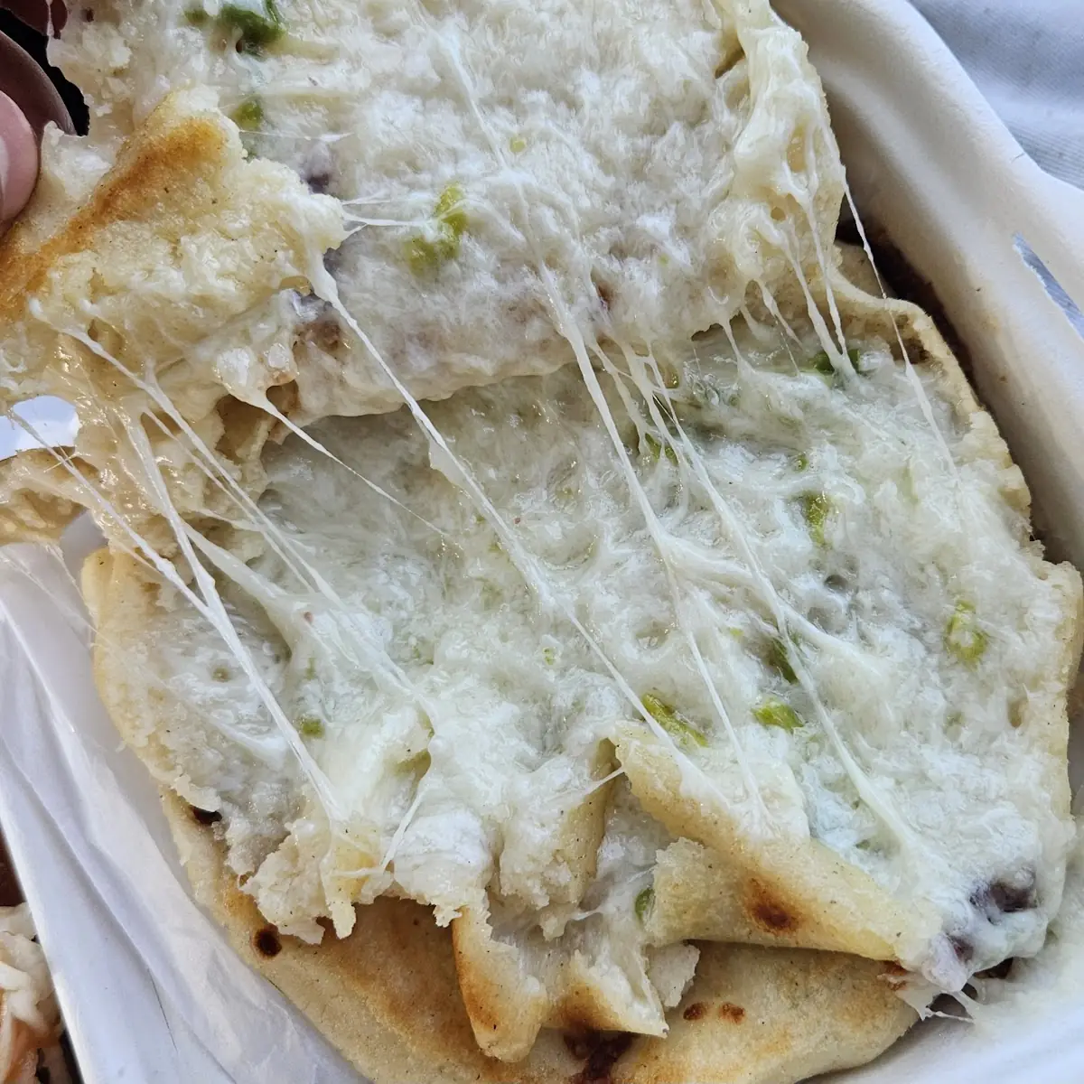 Pupusa Queso Con Loroco