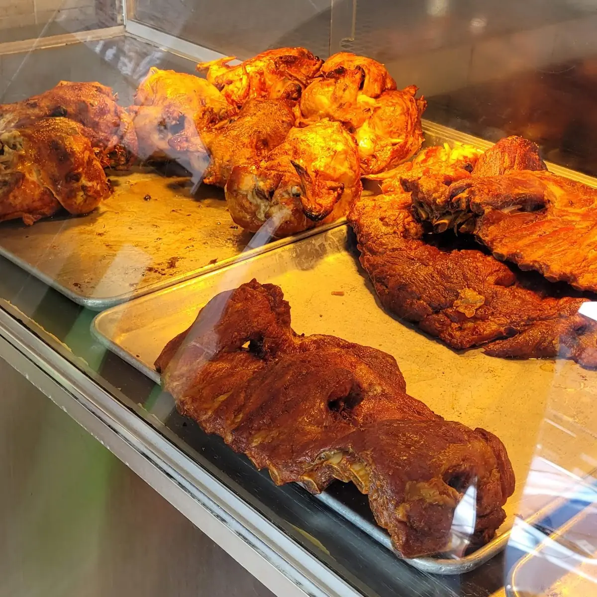 Pollo Asado Y Costillas