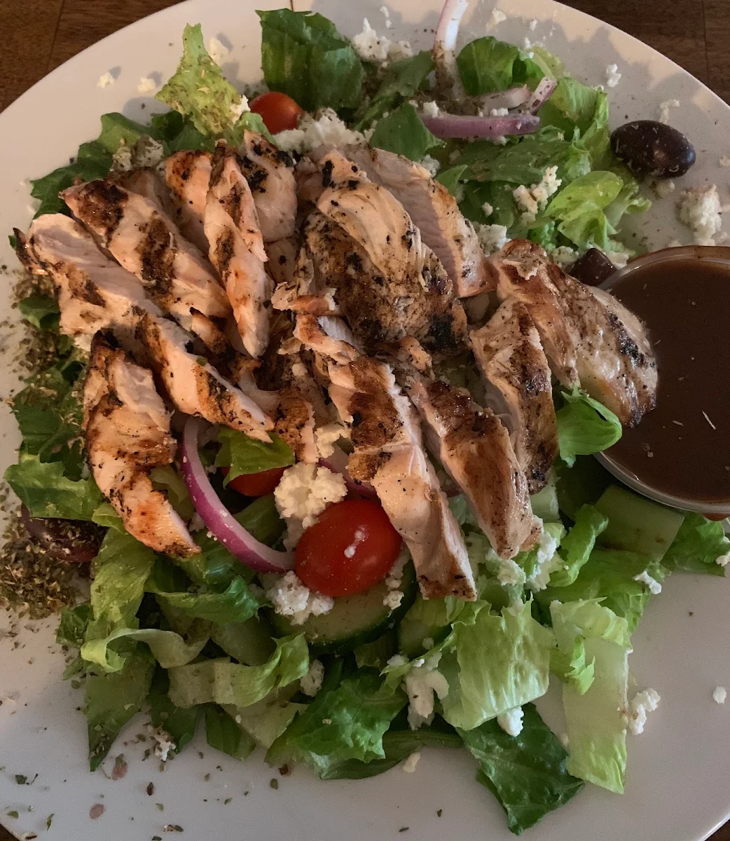Grilled Chicken Greek Salad