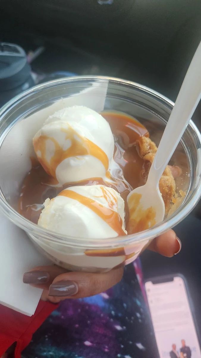 Apple Pie Sundae