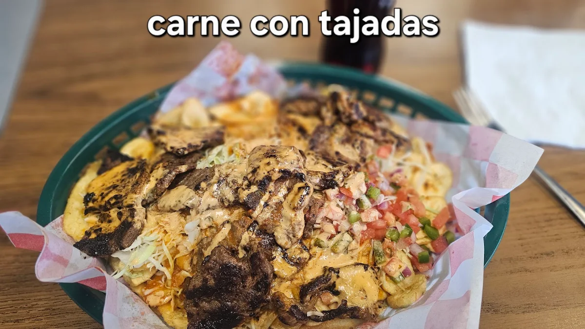 Carne molida con tajadas