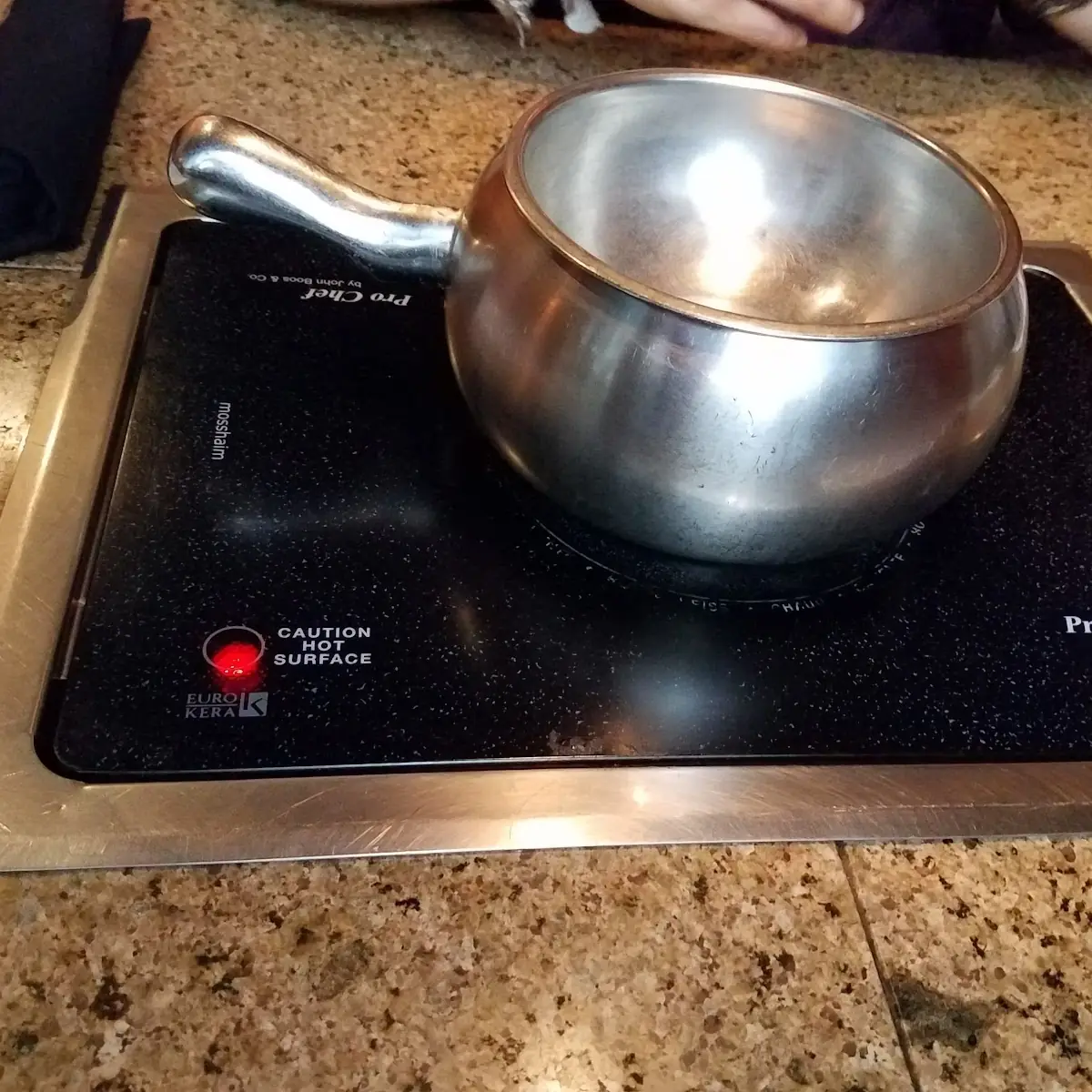 Fondue Pot