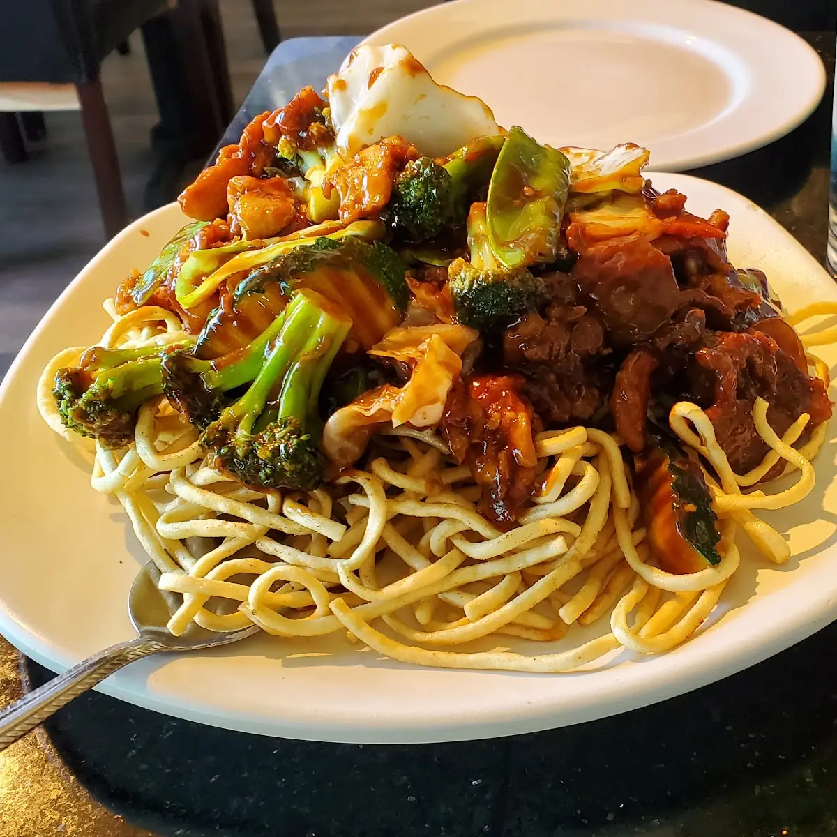 138 Pan Fried Noodle with Meat Shrimp
