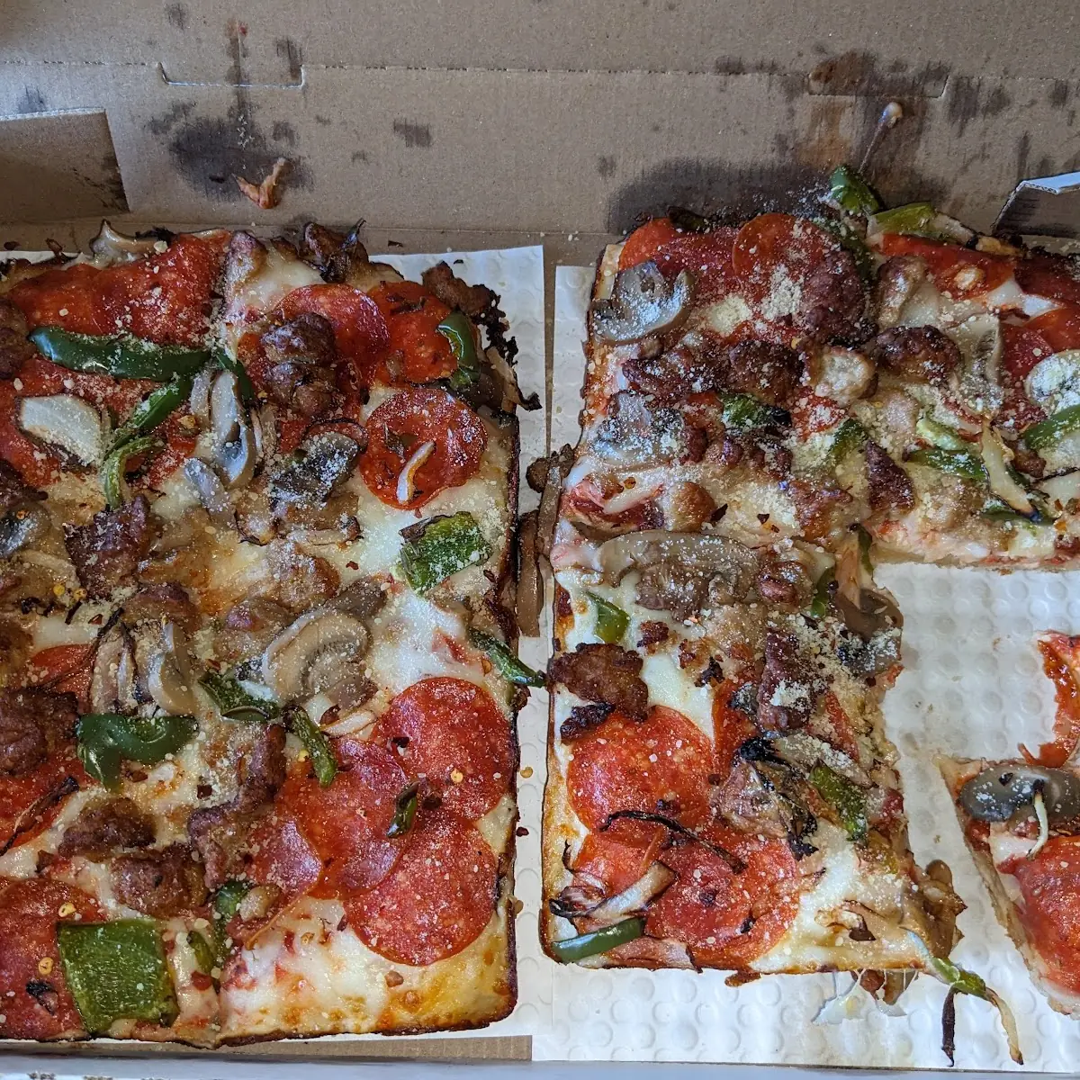 Detroit Style Deep Dish Ultimate Supreme Pizza
