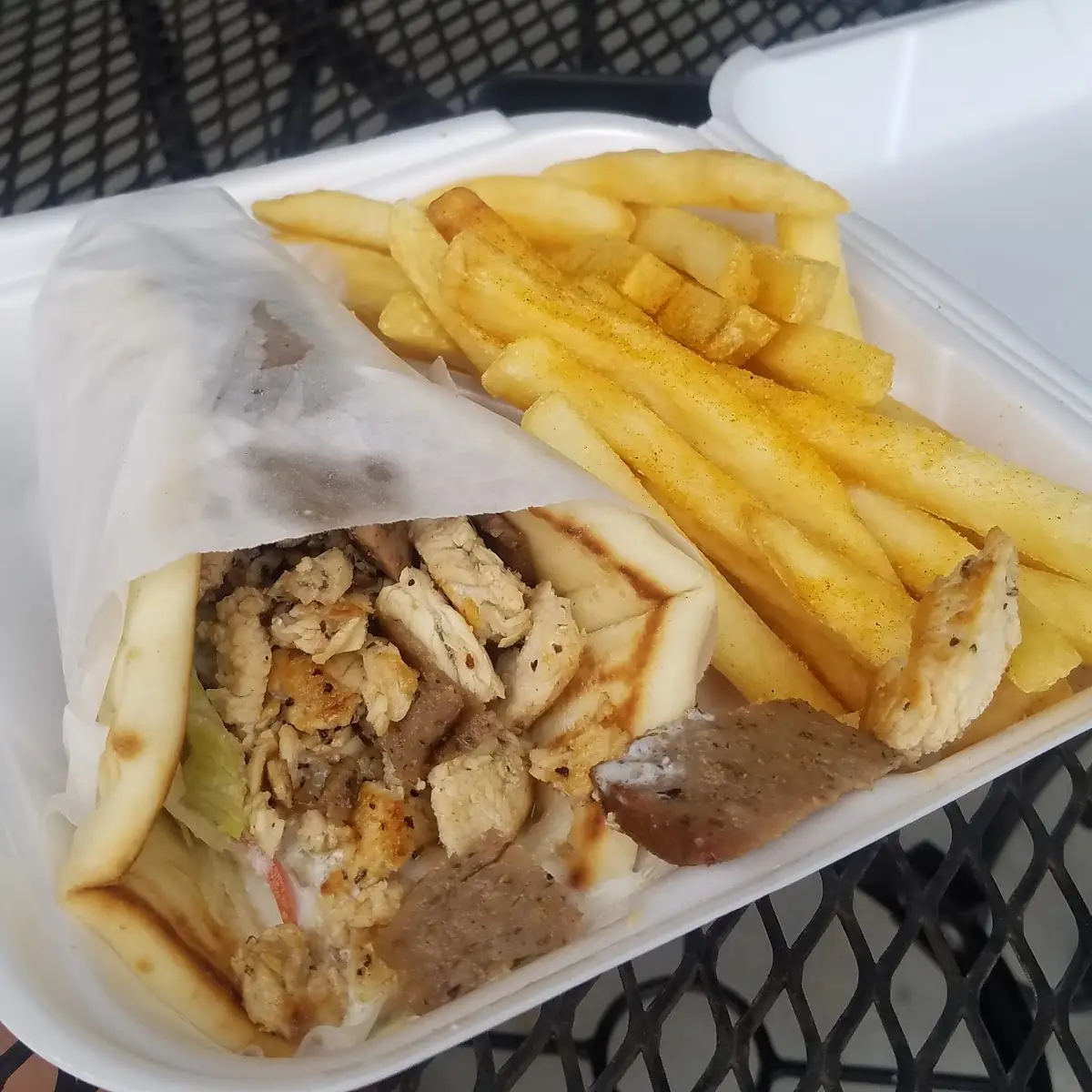 3 Gyros Take Out