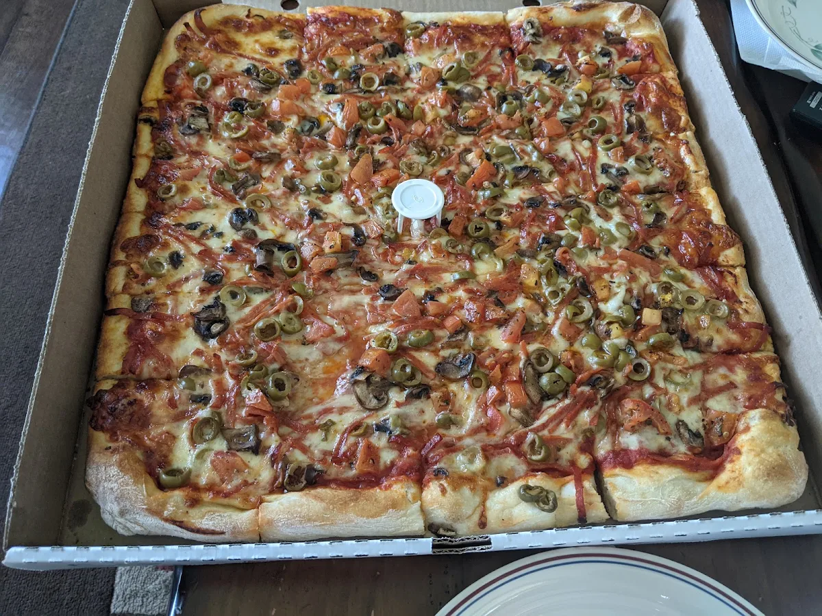 Highlights, Armando's Pizza - Belle River