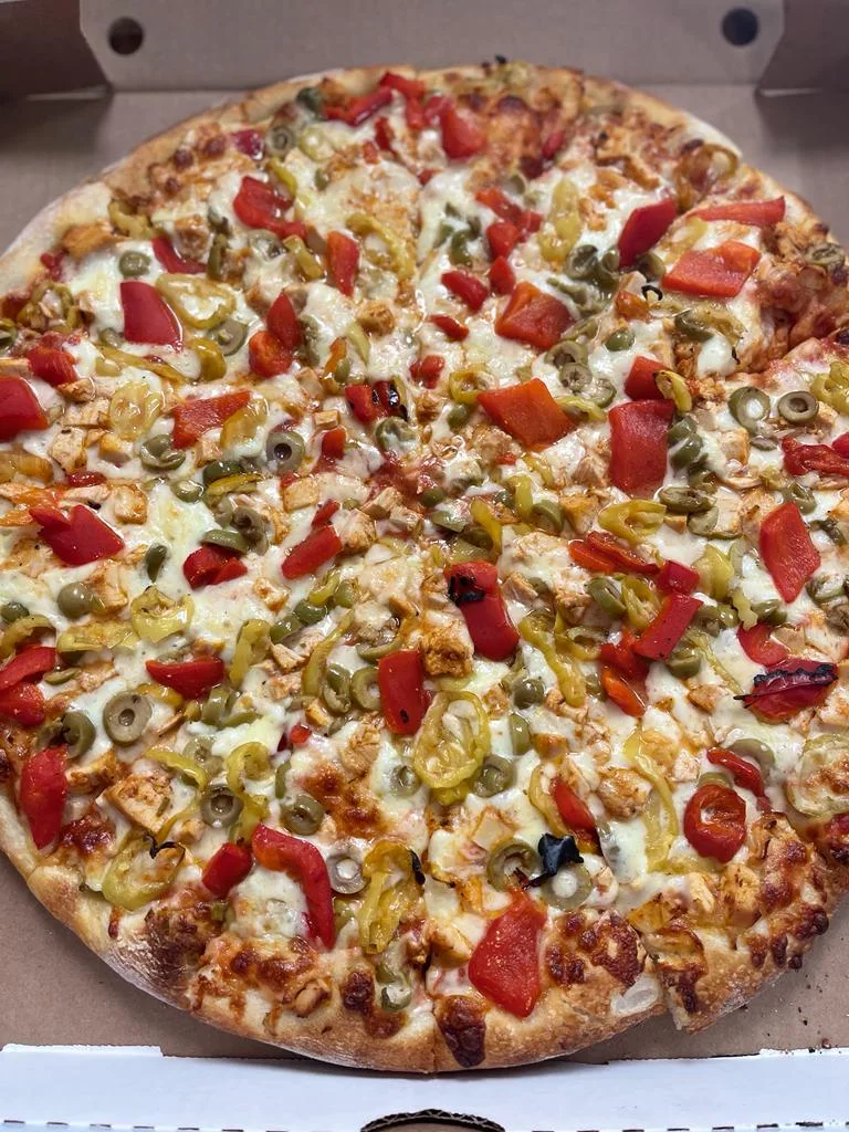 Highlights, Armando's Pizza - Belle River
