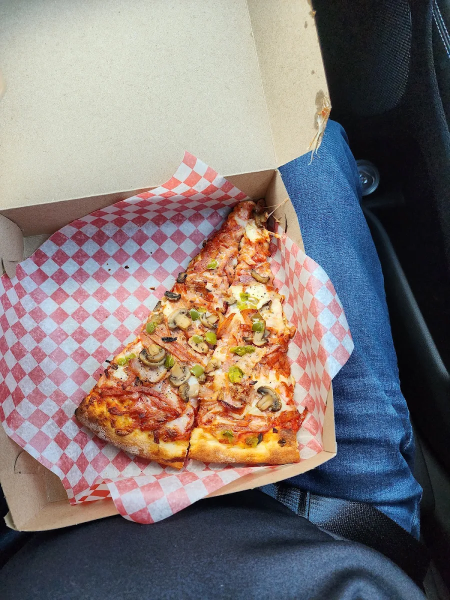 Super Pizza, Armando's Pizza - Belle River