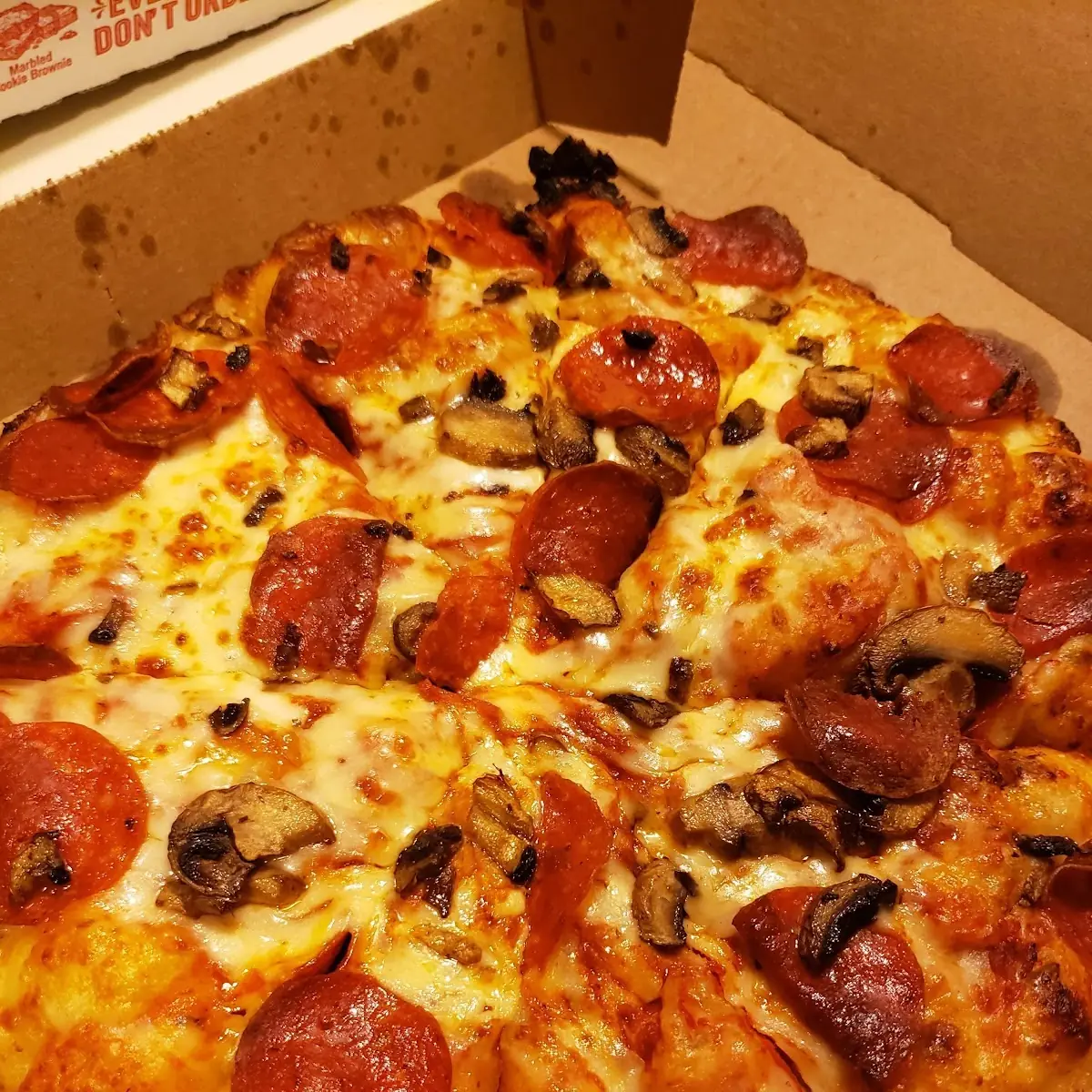 Ultimate Deep Dish Pizza