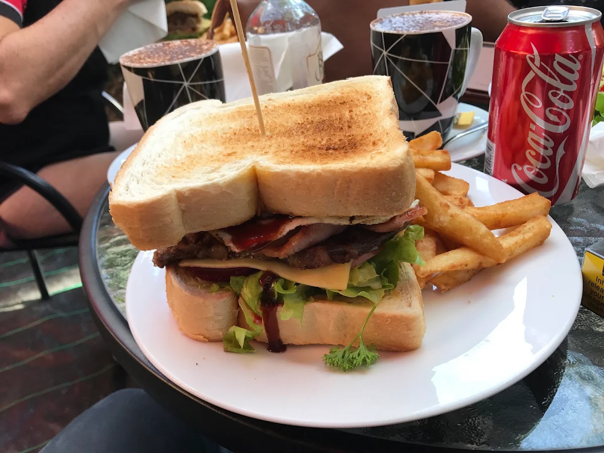 Steak Sandwich, Froggies Rest