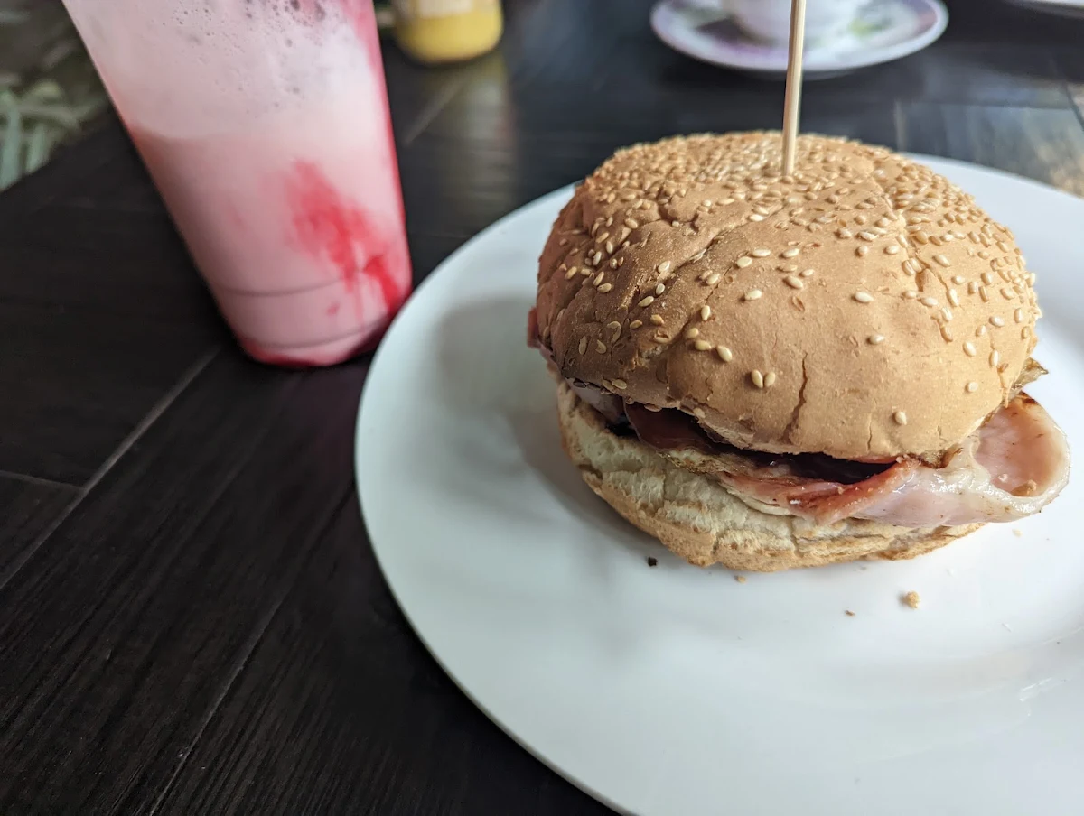Strawberry Thickshake, Froggies Rest