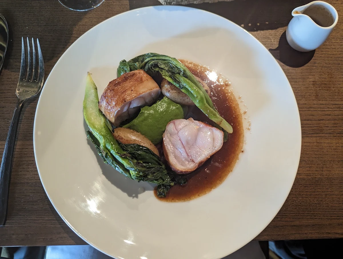 Lotte Guanciale Brocolis Sauce Vin Rouge, Restaurant Sekoya