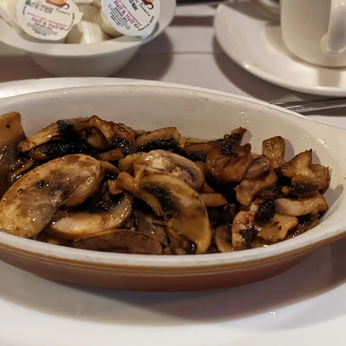 Mushroom Sautéed in White Wine