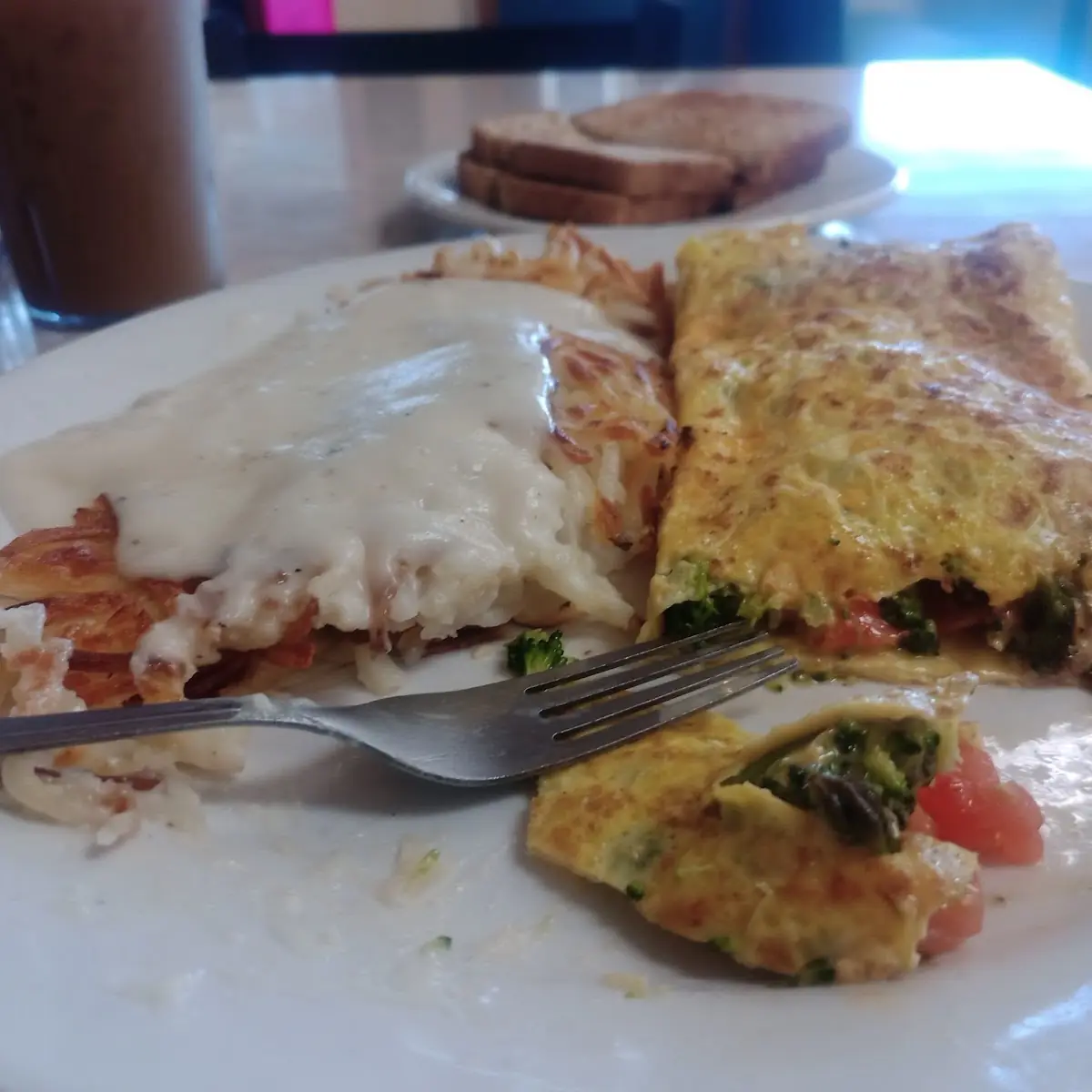 Veggie Omelet with Hash Browns