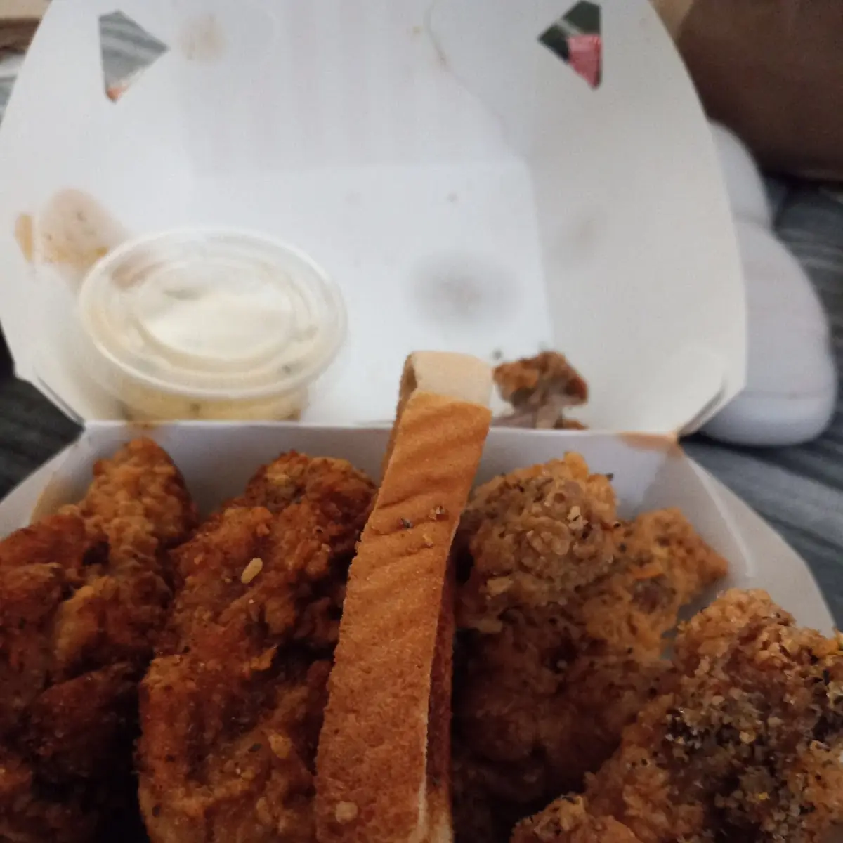 Chicken Wings with Fries