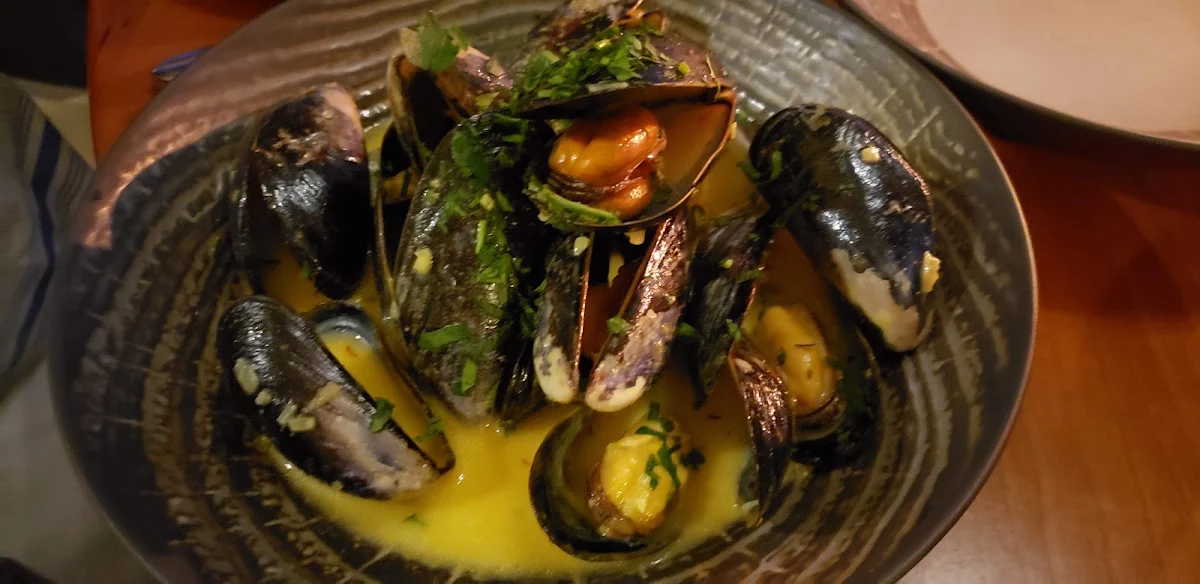 Mussels, Alpina Restaurant at Villa Eyrie Resort