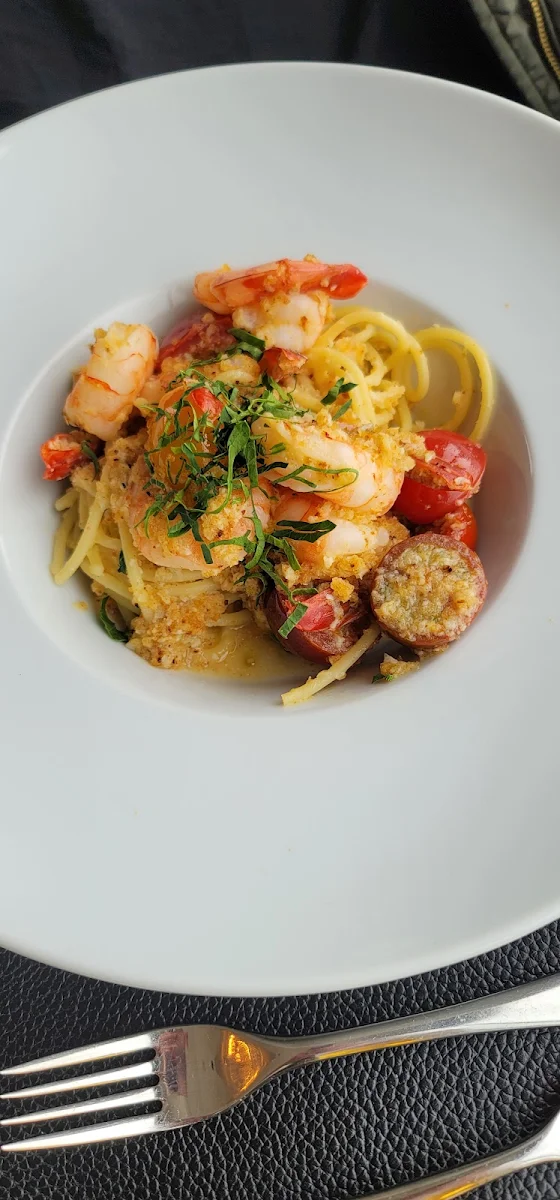 Prawn Pasta, Alpina Restaurant at Villa Eyrie Resort