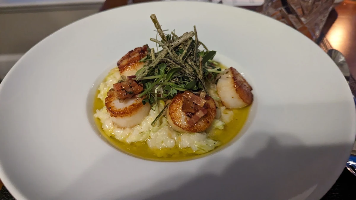 Seared Scallops, Alpina Restaurant at Villa Eyrie Resort