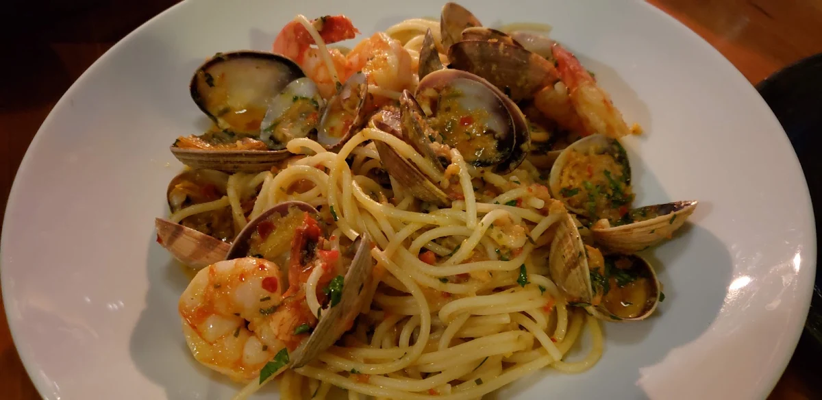 Spaghetti Aglio E Olio, Alpina Restaurant at Villa Eyrie Resort