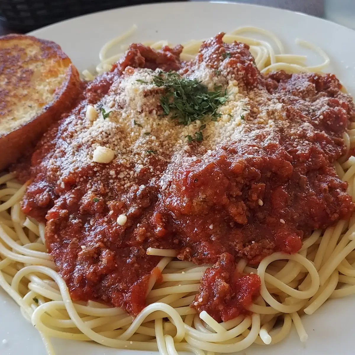 Spaghetti and Meatballs with Garlic Bread