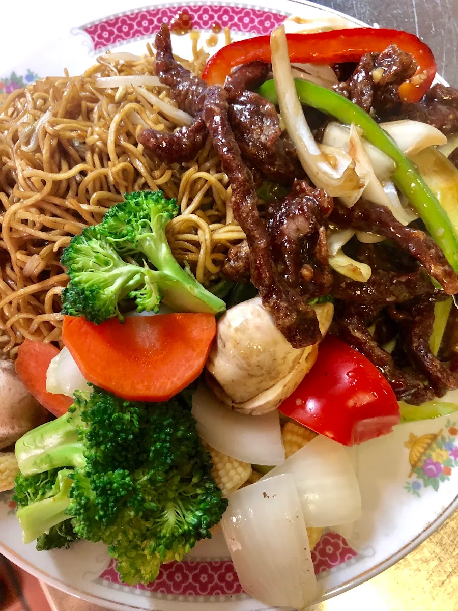 Ginger Fried Beef & Chicken Chow Mein