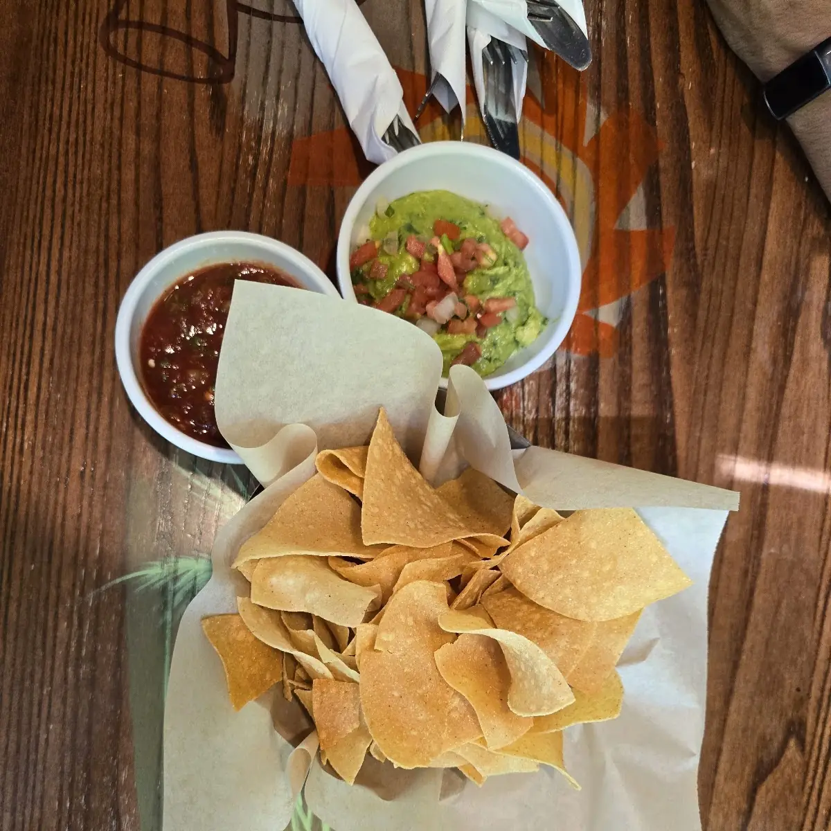 Fresh Tortilla Chips & Salsa Roja