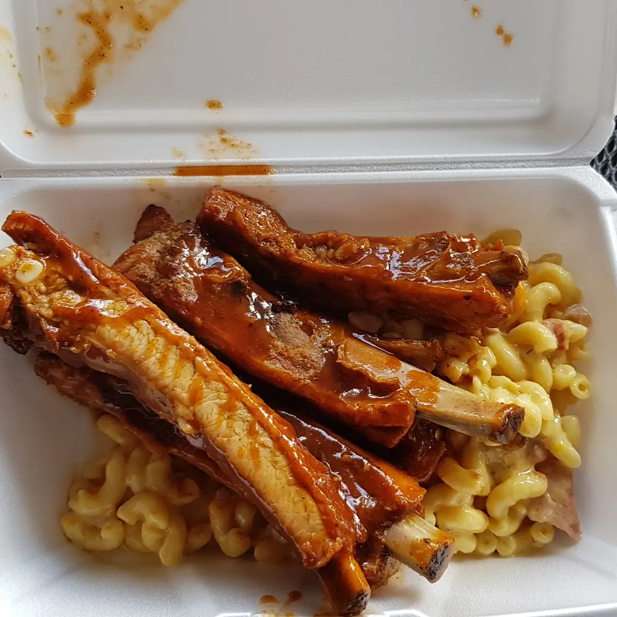 Ribs Mac and Cheese