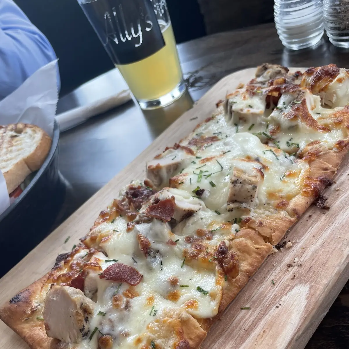Garlic Chicken Flatbread