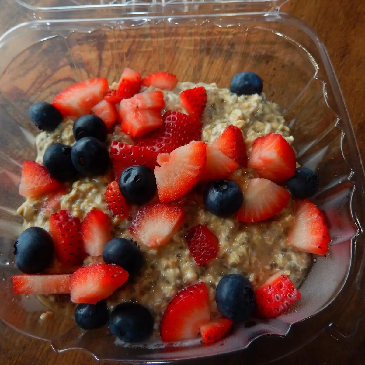 Overnight Oats GF w Fresh Berries