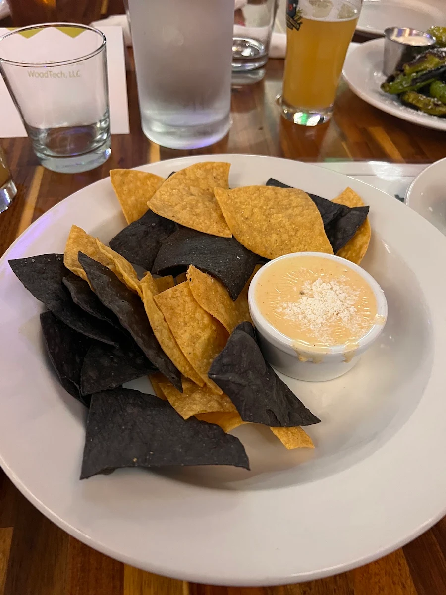 Tortilla Chips & Salsa Orqueso