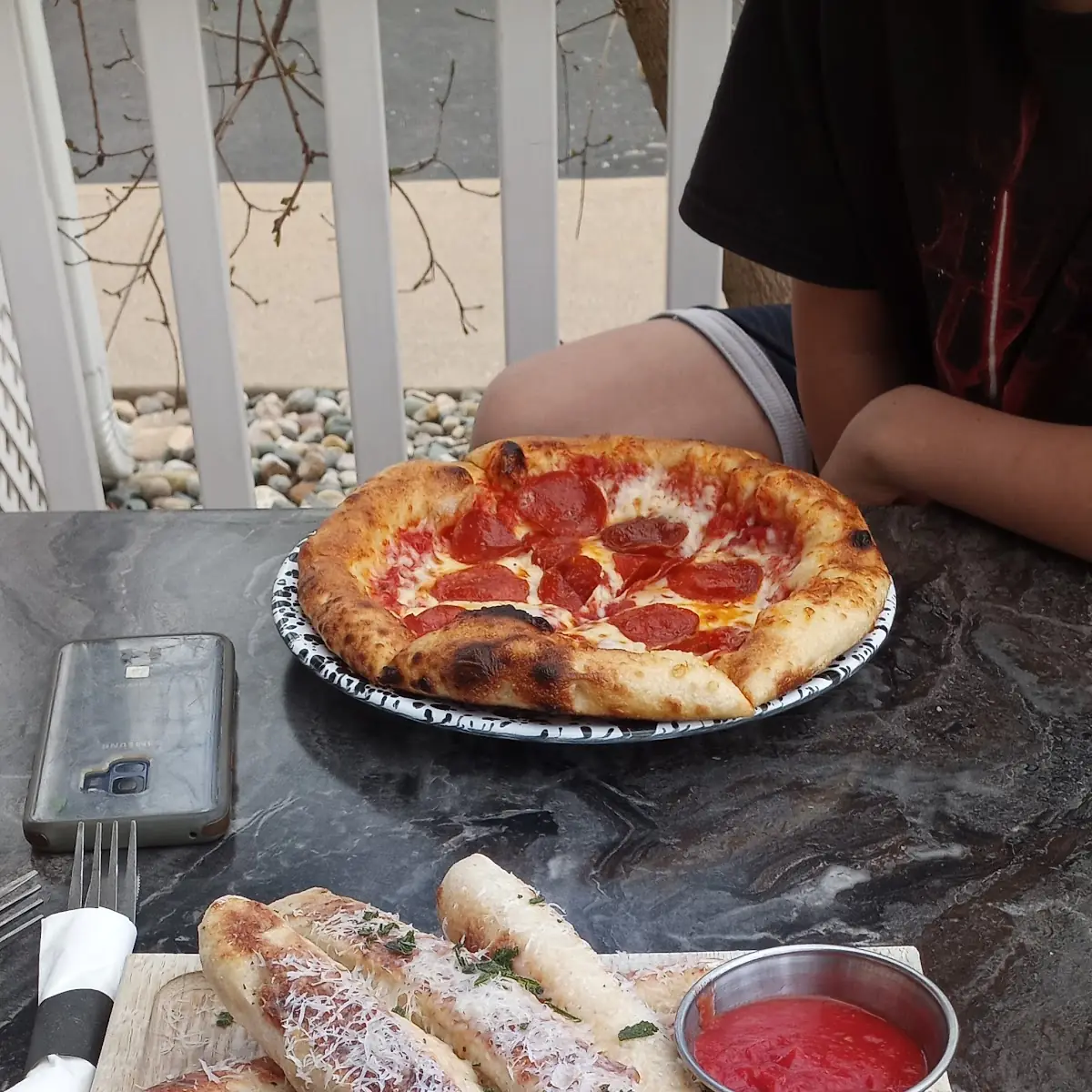 Bread Sticks Hillbilly & Pepperoni Pizza
