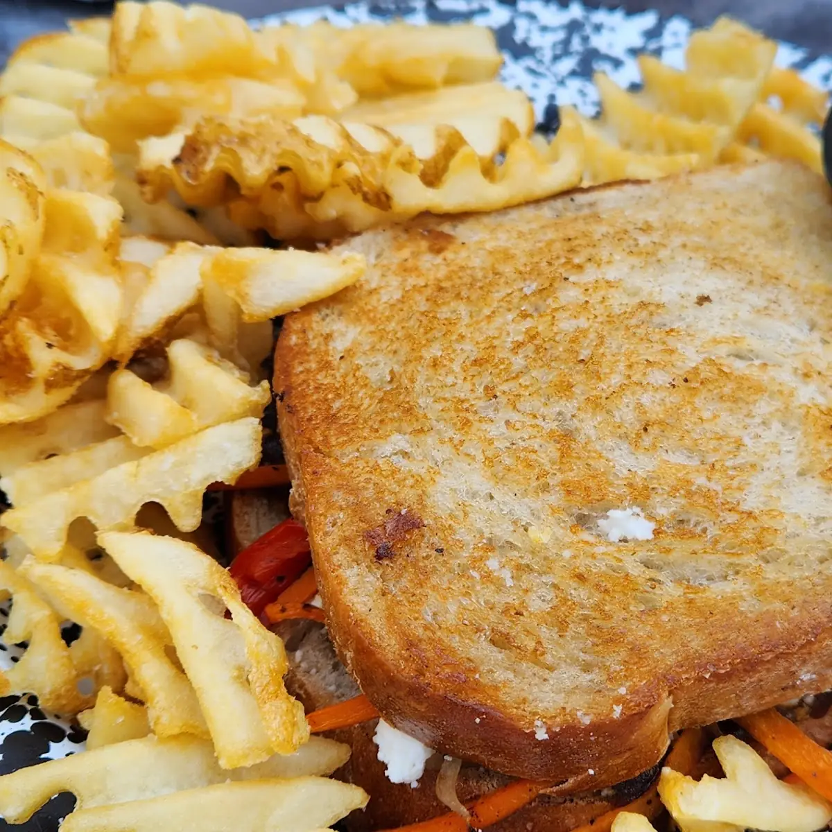 Grilled Cheese & Chips