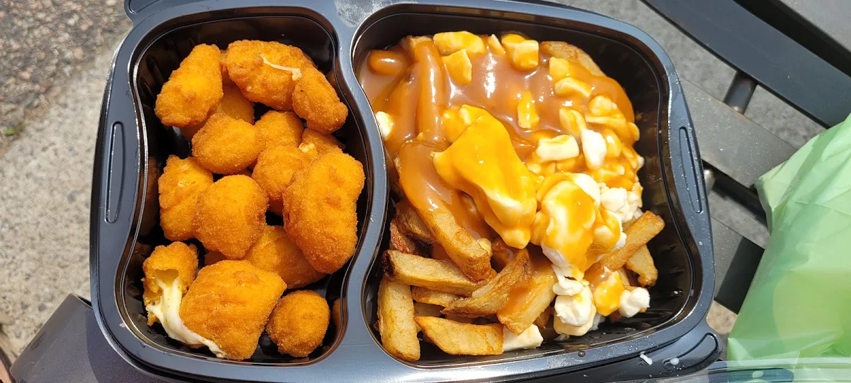 Combos Poutine Et Pépites de Fromage, Cantine Boivin