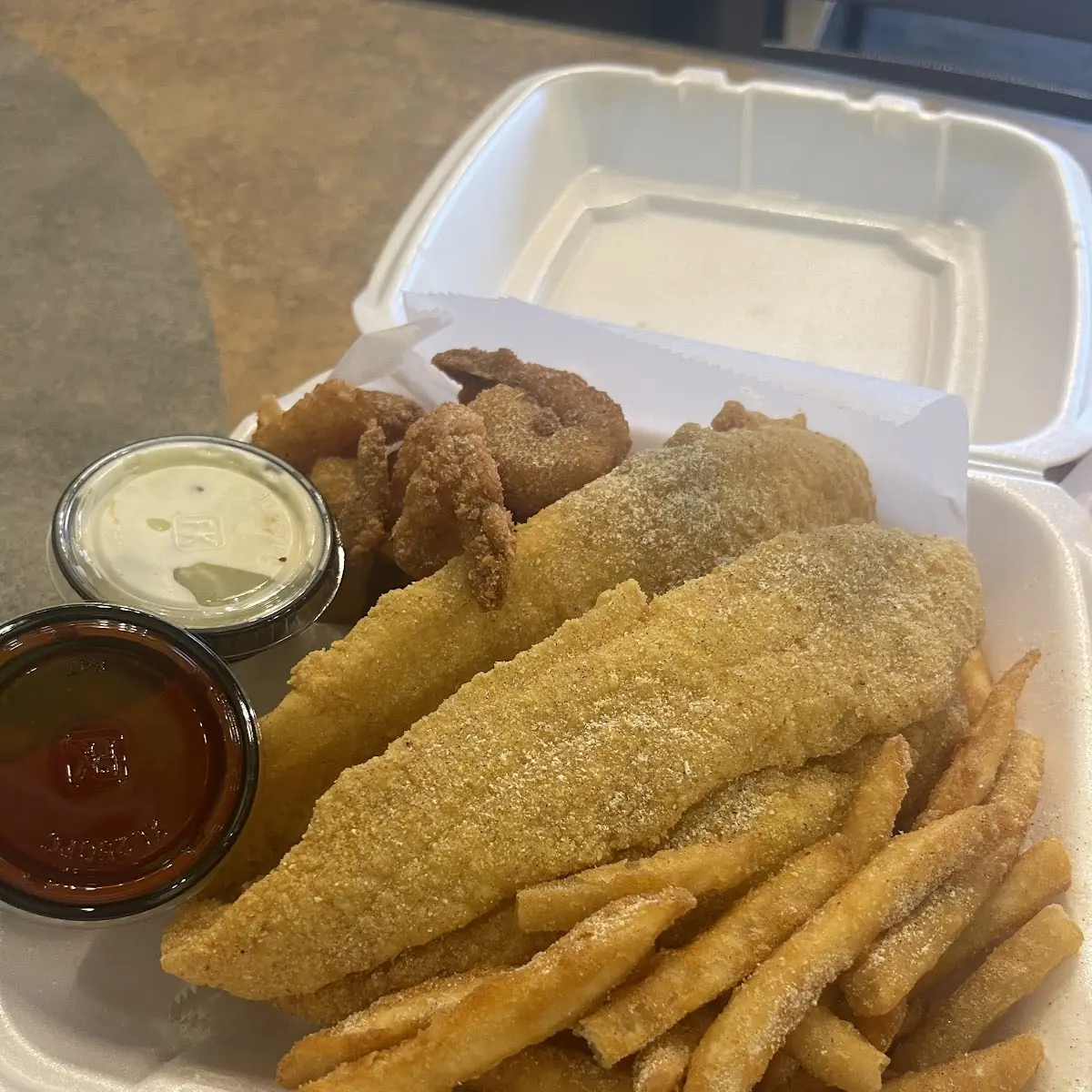 Kids Chicken Nuggets 8 & Fries