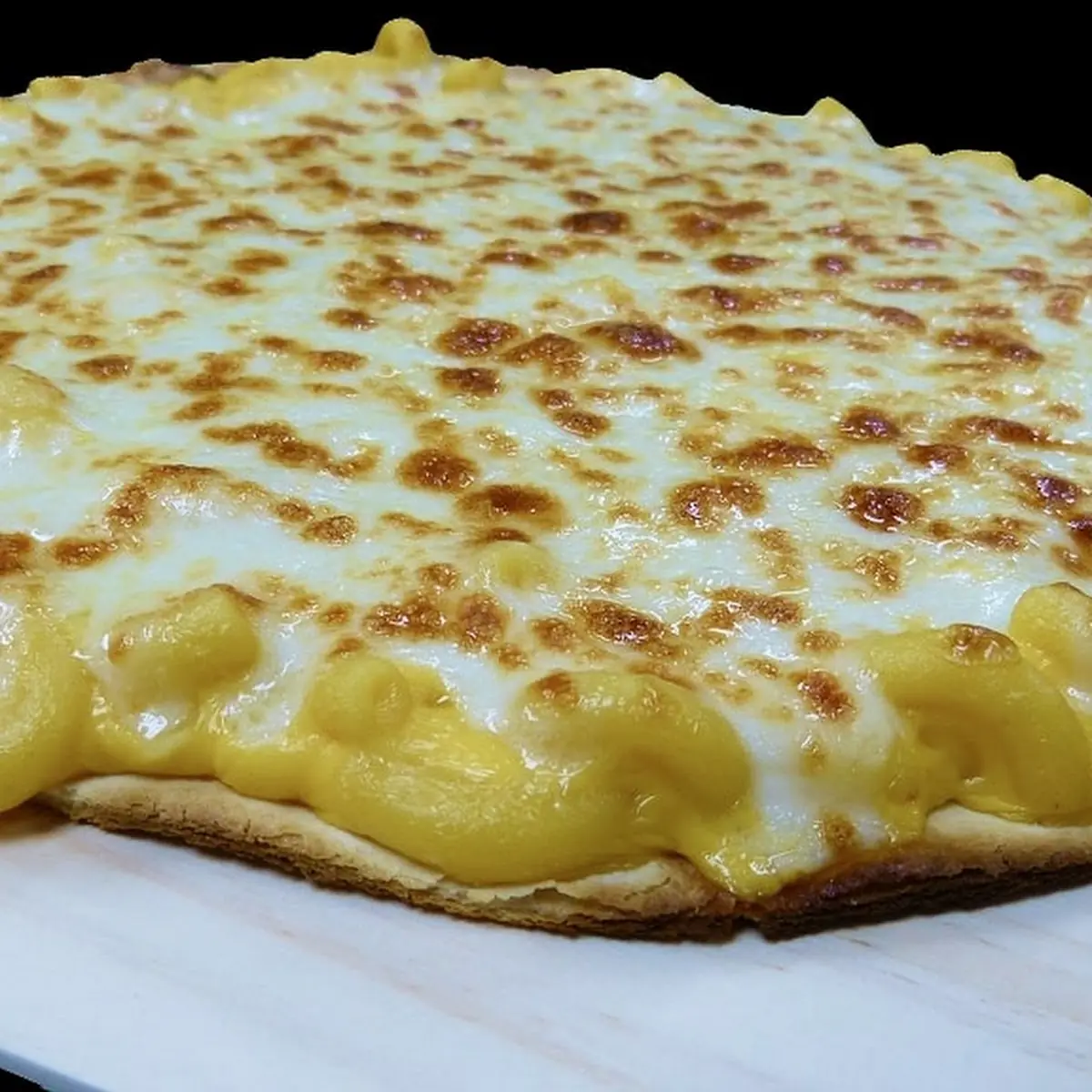 Mac N' Cheese Pizza