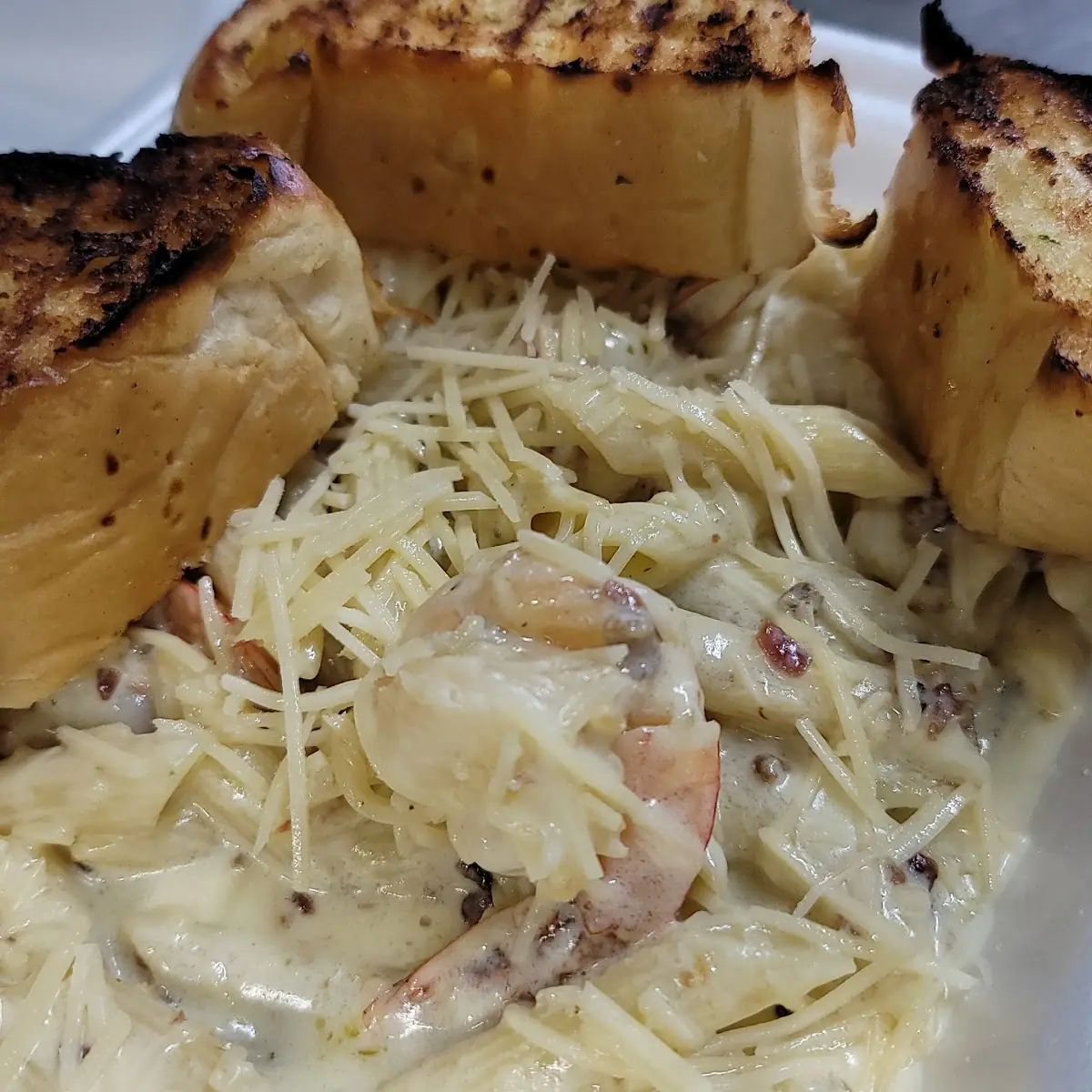 Pasta de Camarones En Salsa 3 Quesos