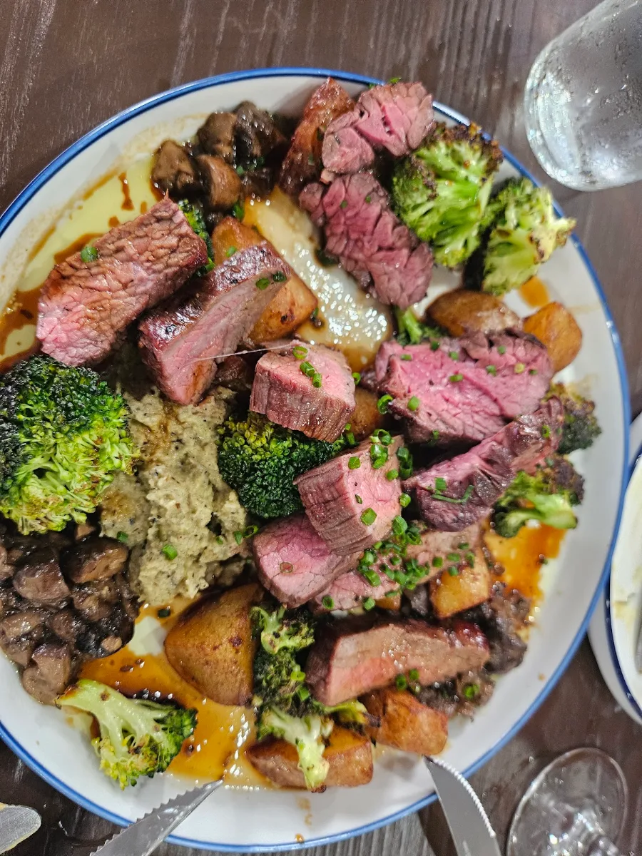 Hanger & Broccoli, North Shore Canteen