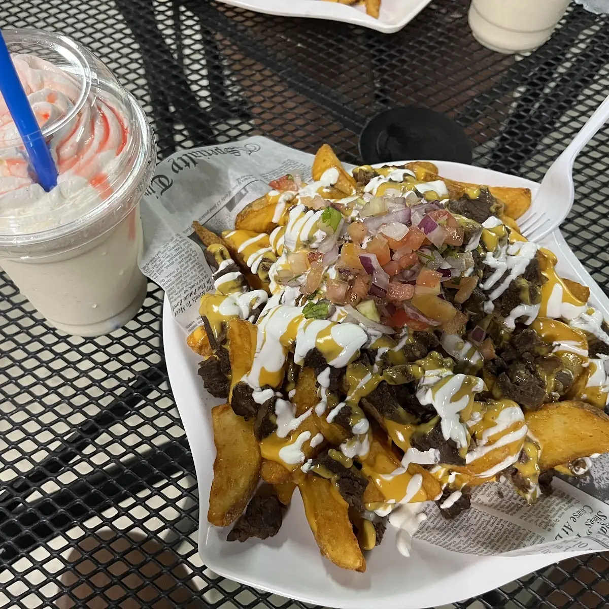 Papas Con Churrasco Y Piña Colada